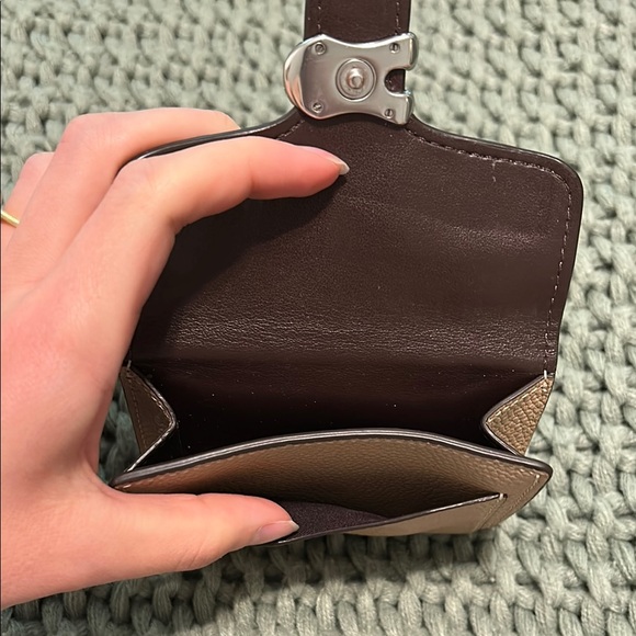 Coach Tan trifold leather wallet - Picture 4 of 5